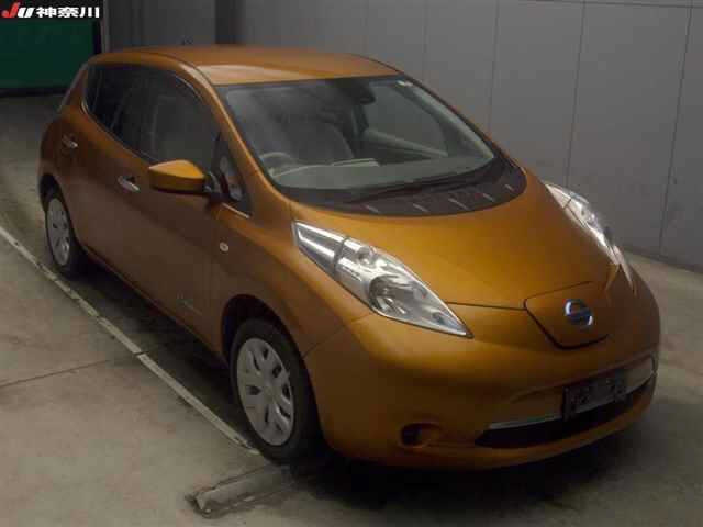 NISSAN LEAF