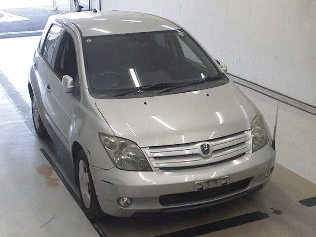 TOYOTA IST
