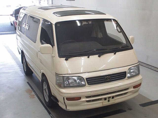 TOYOTA HIACE