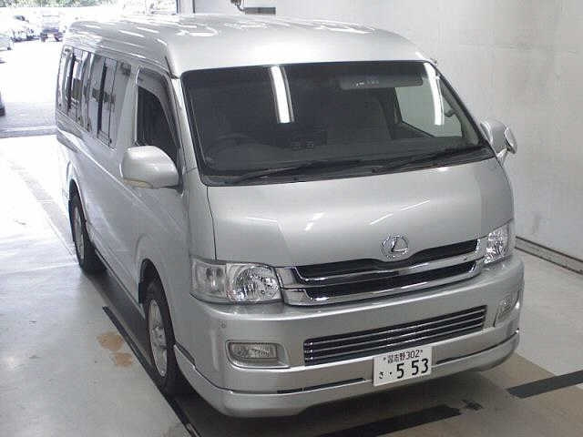 TOYOTA HIACE