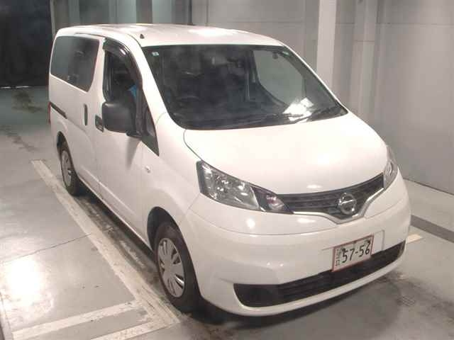NISSAN NV200