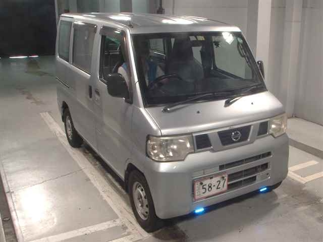 NISSAN CLIPPER VAN