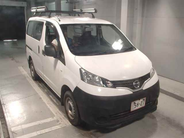NISSAN NV200
