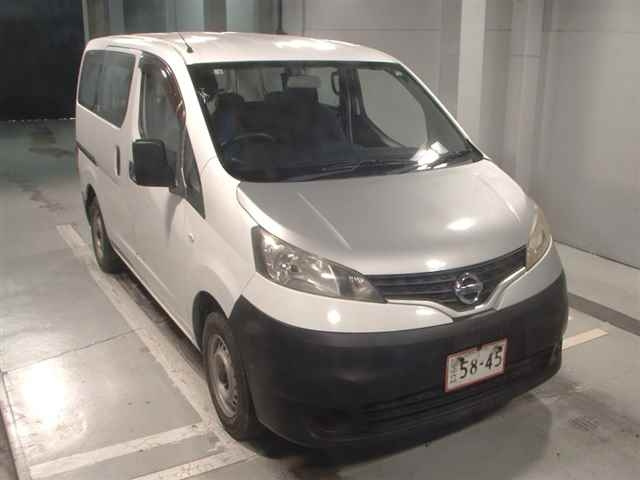 NISSAN NV200