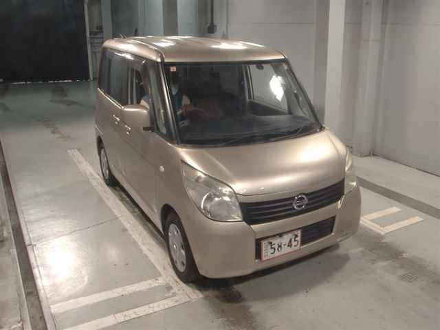 NISSAN ROOX