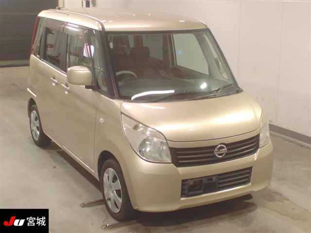 NISSAN ROOX