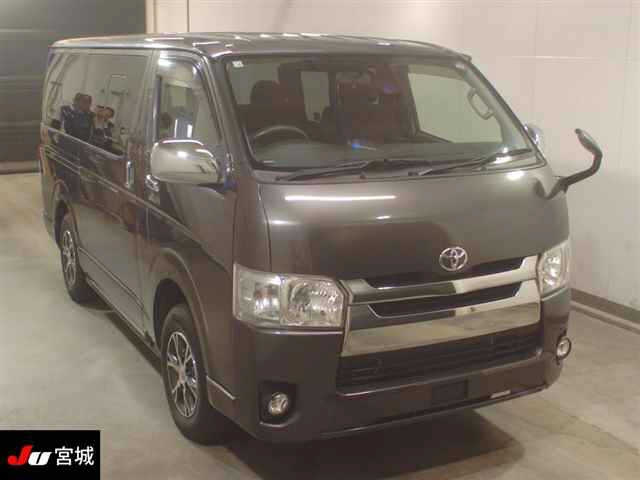 TOYOTA HIACE VAN