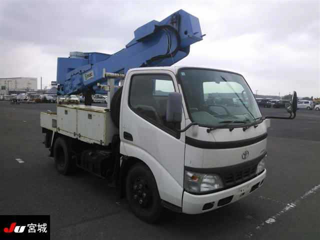 TOYOTA DYNA