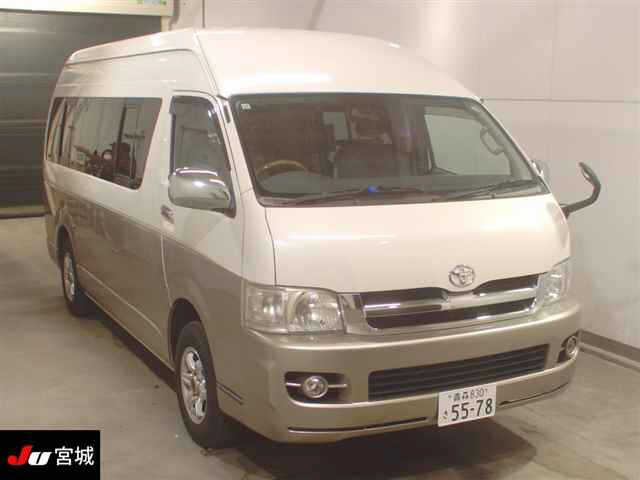 TOYOTA HIACE VAN