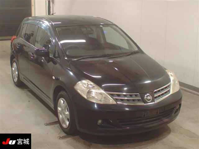 NISSAN TIIDA