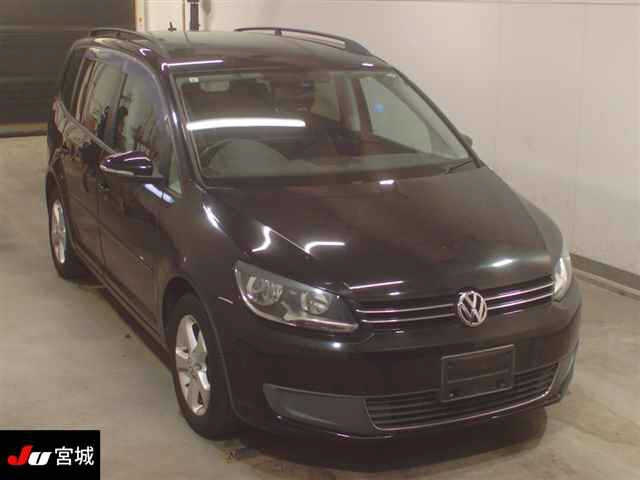 VOLKSWAGEN GOLF TOURAN