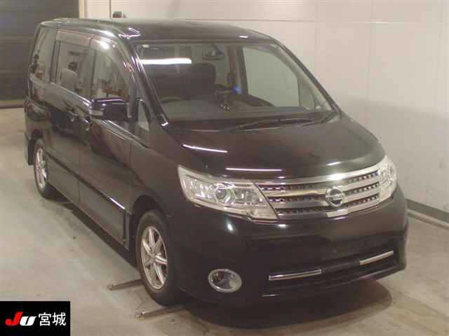 NISSAN SERENA