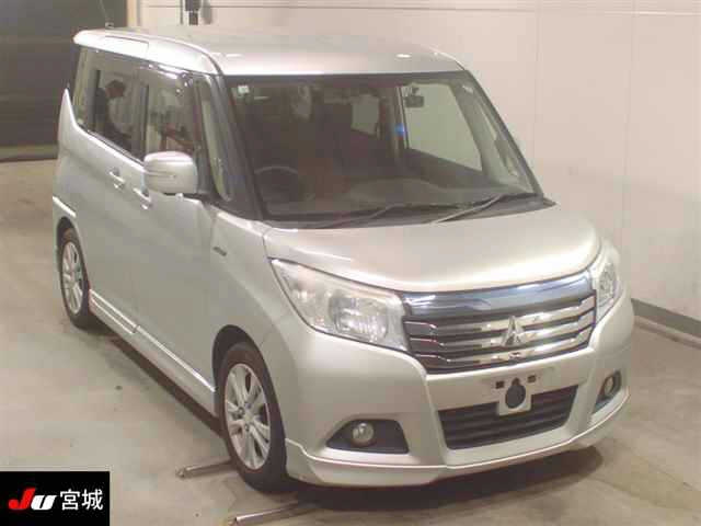 MITSUBISHI DELICA D2