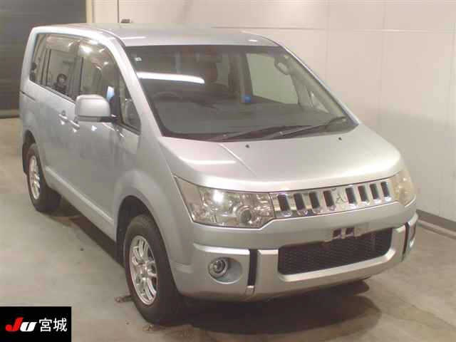 MITSUBISHI DELICA D5