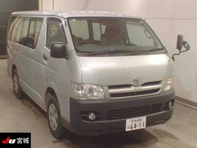 TOYOTA HIACE VAN