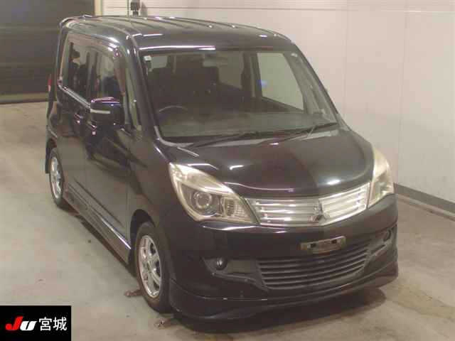 MITSUBISHI DELICA D2