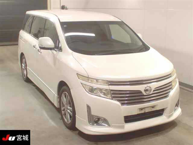 NISSAN ELGRAND