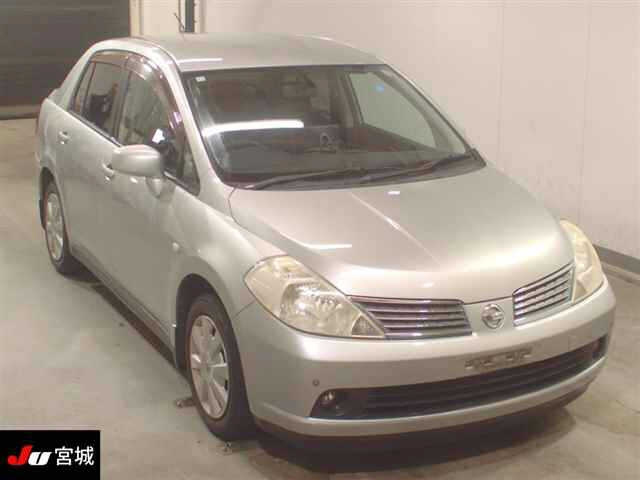 NISSAN TIIDA LATIO