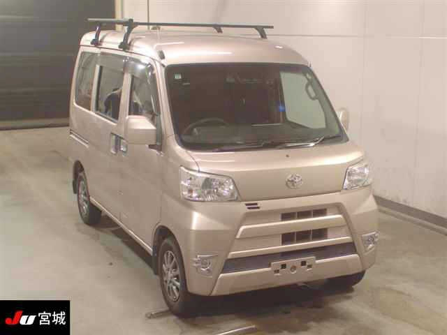 TOYOTA PIXIS VAN