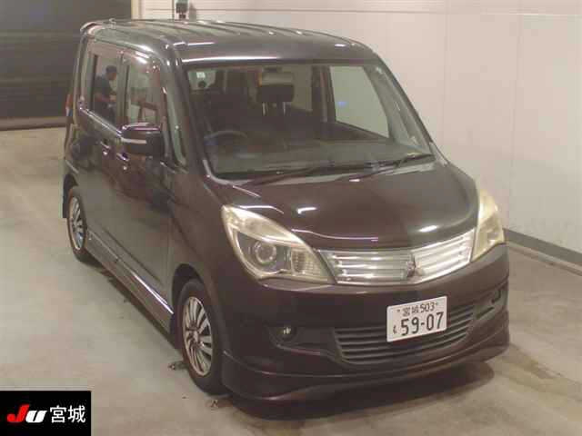 MITSUBISHI DELICA D2