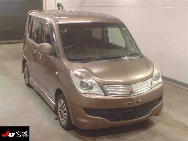 MITSUBISHI DELICA D2