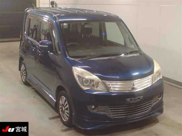 MITSUBISHI DELICA D2
