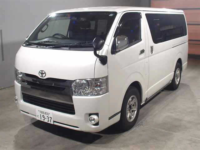TOYOTA HIACE VAN