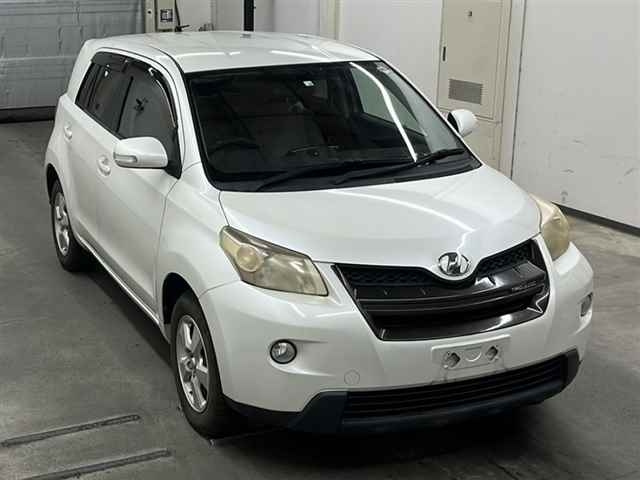 TOYOTA IST