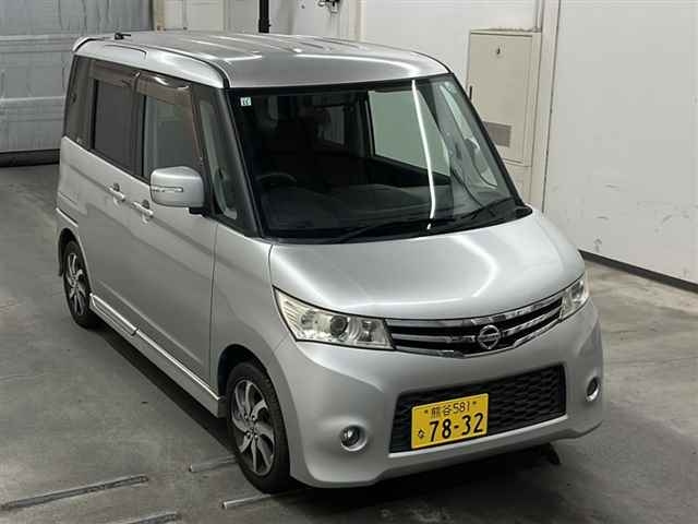 NISSAN ROOX