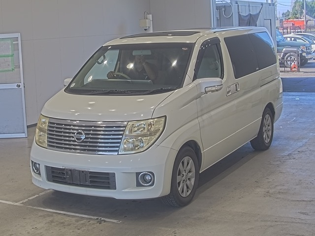 NISSAN ELGRAND