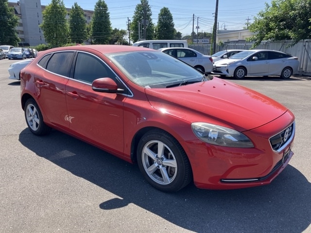 VOLVO V40