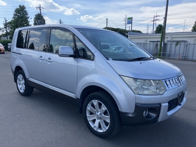 MITSUBISHI DELICA D5