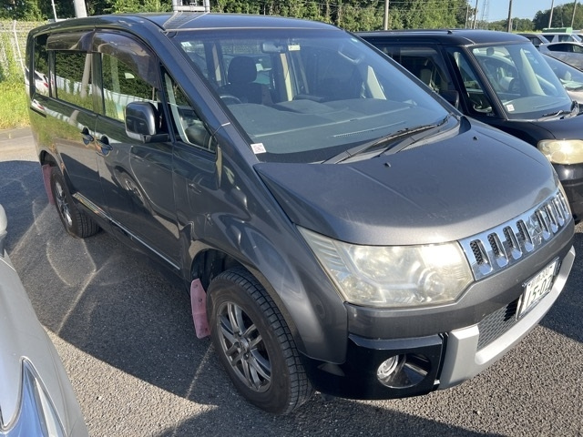 MITSUBISHI DELICA D5