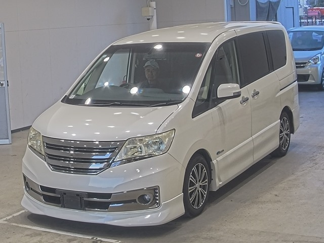 NISSAN SERENA