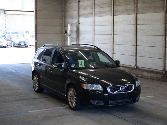 VOLVO V50