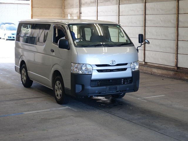 TOYOTA REGIUS ACE VAN