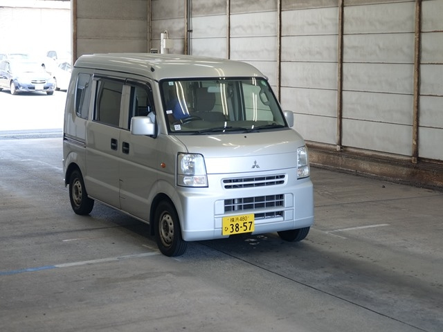 MITSUBISHI MINICAB VAN