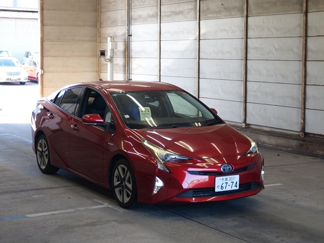 TOYOTA PRIUS