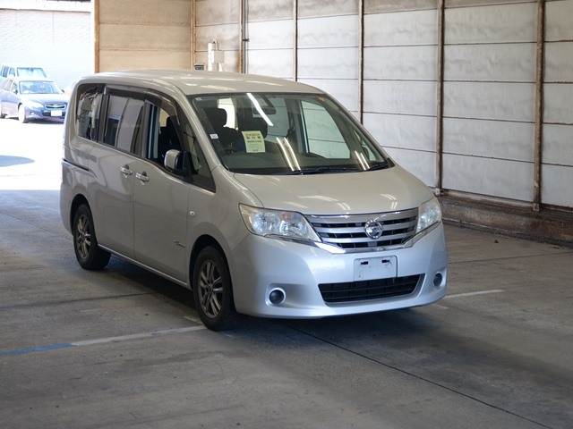 NISSAN SERENA