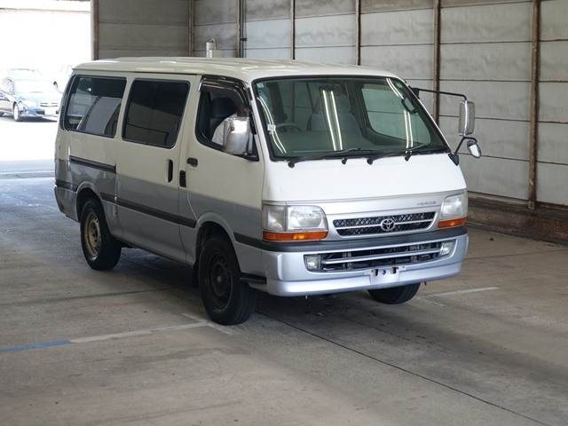 TOYOTA HIACE VAN