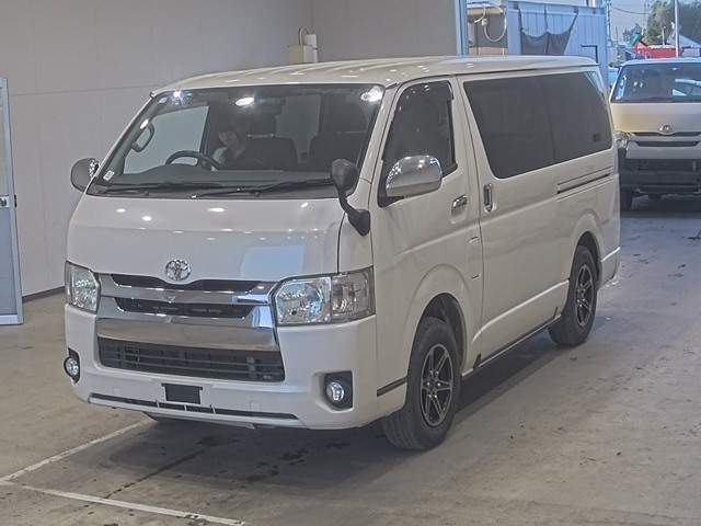 TOYOTA REGIUS ACE VAN