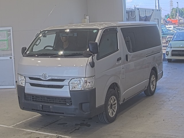 TOYOTA REGIUS ACE VAN
