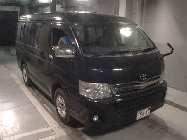TOYOTA HIACE