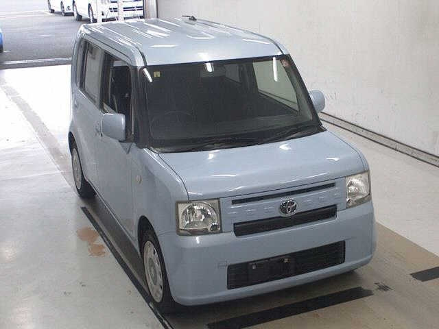 TOYOTA PIXIS SPACE