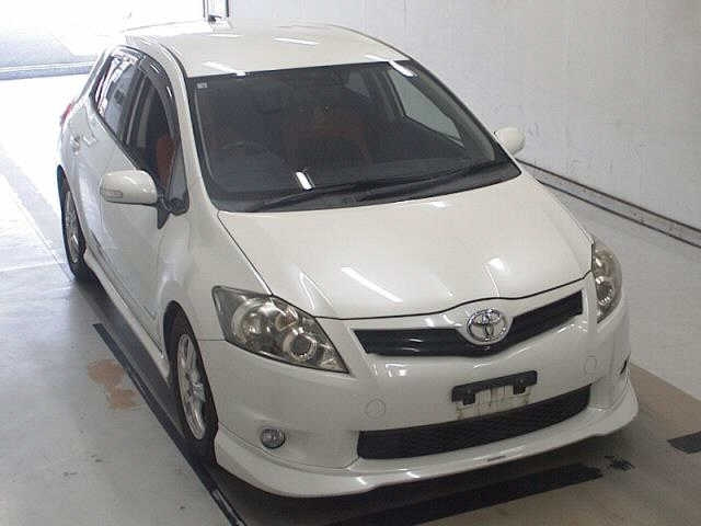 TOYOTA AURIS