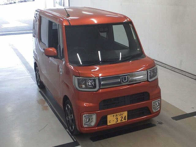 DAIHATSU WAKE