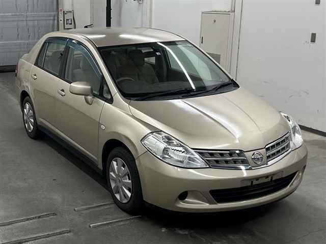 NISSAN TIIDA LATIO