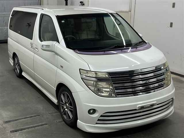 NISSAN ELGRAND