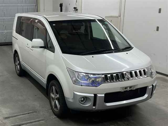 MITSUBISHI DELICA D5