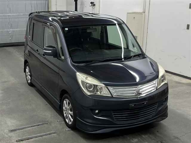 MITSUBISHI DELICA D2
